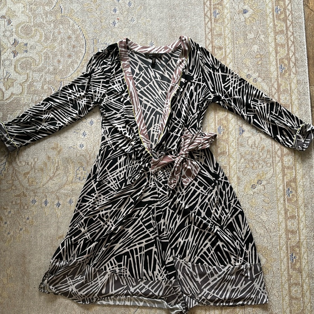 EUC BCBGMaxazria Wrap Dress M 6 8